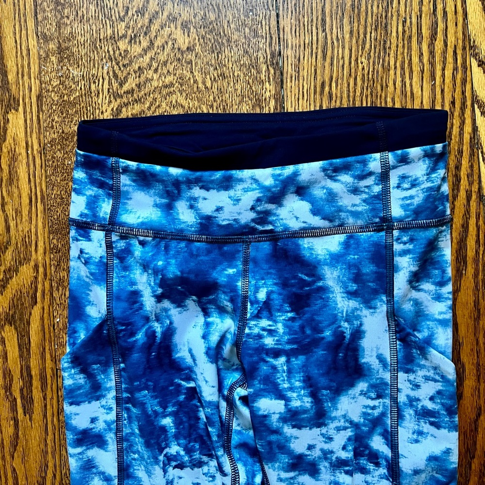 Lululemon Full-Length Cloud Pattern Legging - image 4